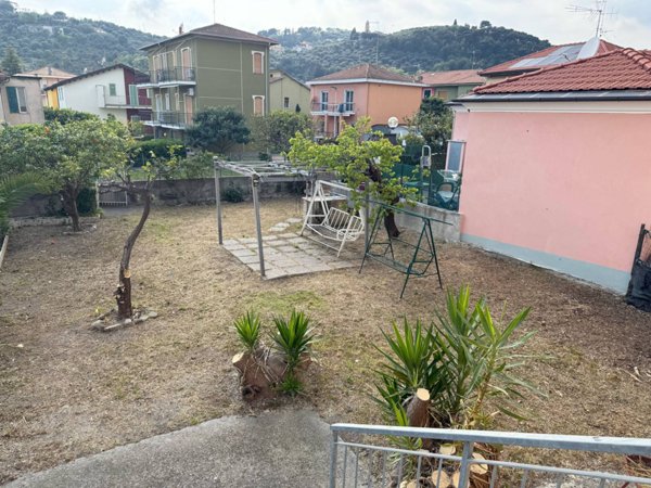 appartamento in vendita a Diano Castello