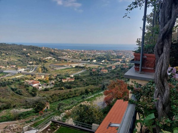 appartamento in vendita a Diano Castello
