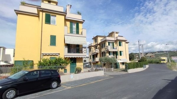 appartamento in vendita a Diano Castello