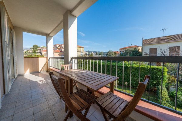 appartamento in vendita a Diano Castello