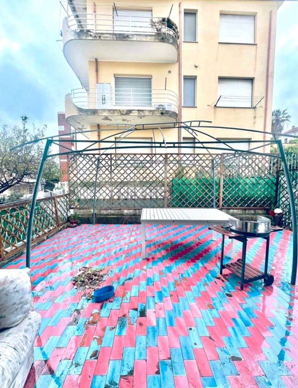 appartamento in vendita a Diano Castello