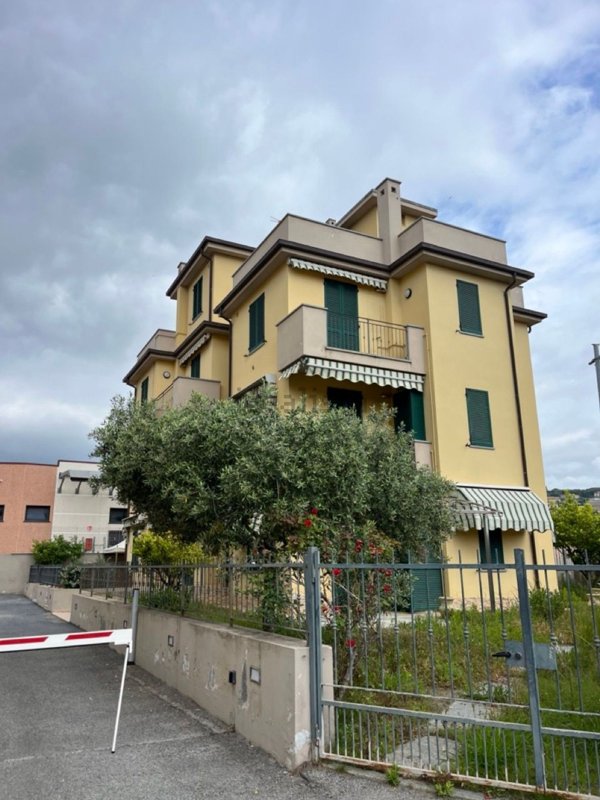 appartamento in vendita a Diano Castello