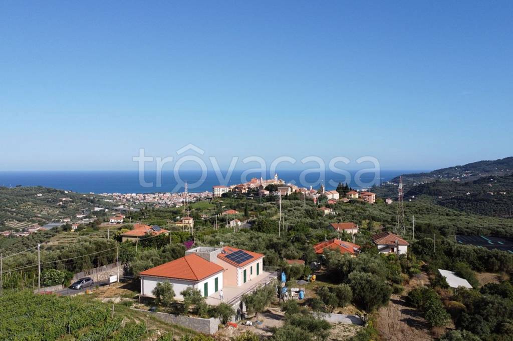 casa indipendente in vendita a Diano Castello