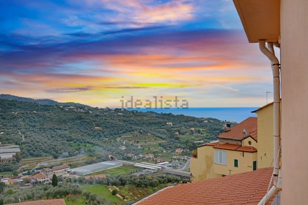 appartamento in vendita a Diano Castello