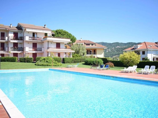 appartamento in vendita a Diano Castello
