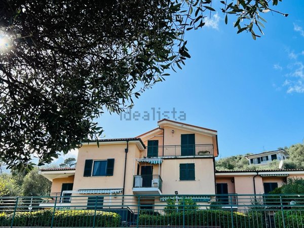 appartamento in vendita a Diano Castello