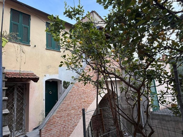 appartamento in vendita a Diano Castello