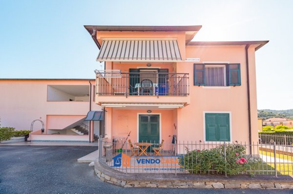 appartamento in vendita a Diano Castello