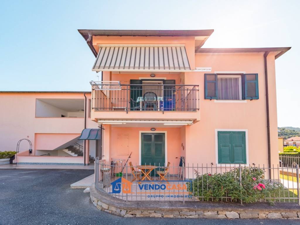 appartamento in vendita a Diano Castello