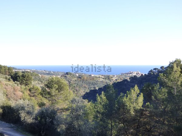 casa indipendente in vendita a Diano Castello