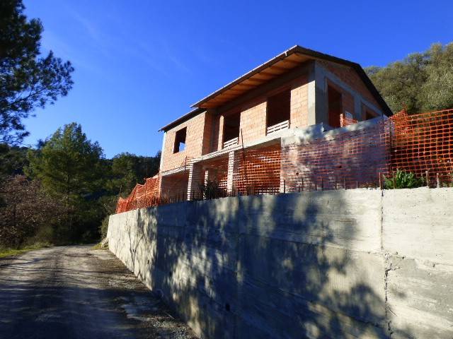 casa indipendente in vendita a Diano Castello