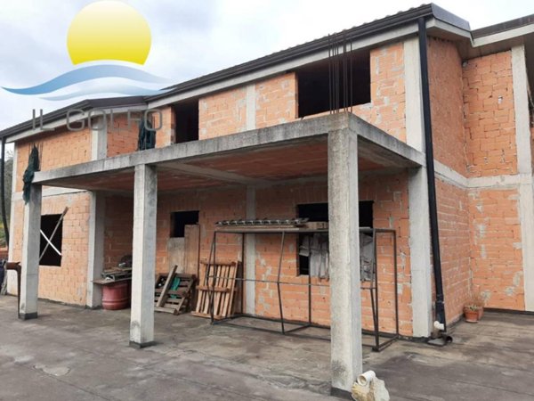 casa indipendente in vendita a Diano Castello