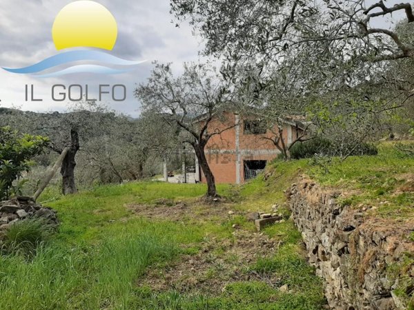 casa indipendente in vendita a Diano Castello