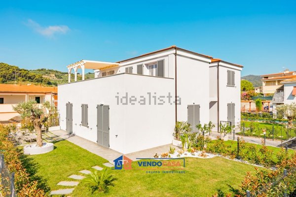 appartamento in vendita a Diano Castello