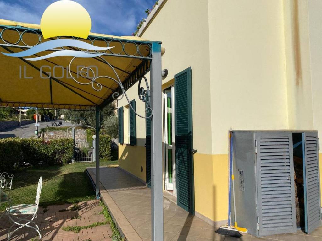 appartamento in vendita a Diano Castello