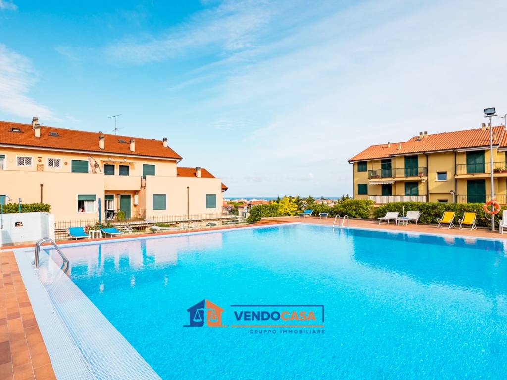 appartamento in vendita a Diano Castello