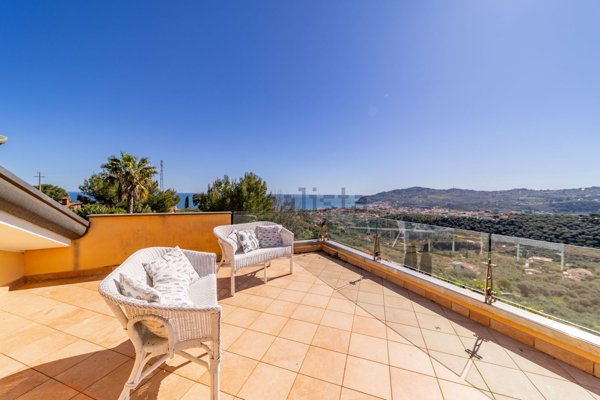 appartamento in vendita a Diano Castello