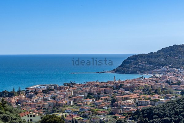 casa indipendente in vendita a Diano Castello