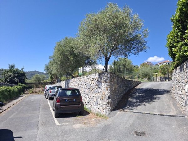 villa in vendita a Diano Castello