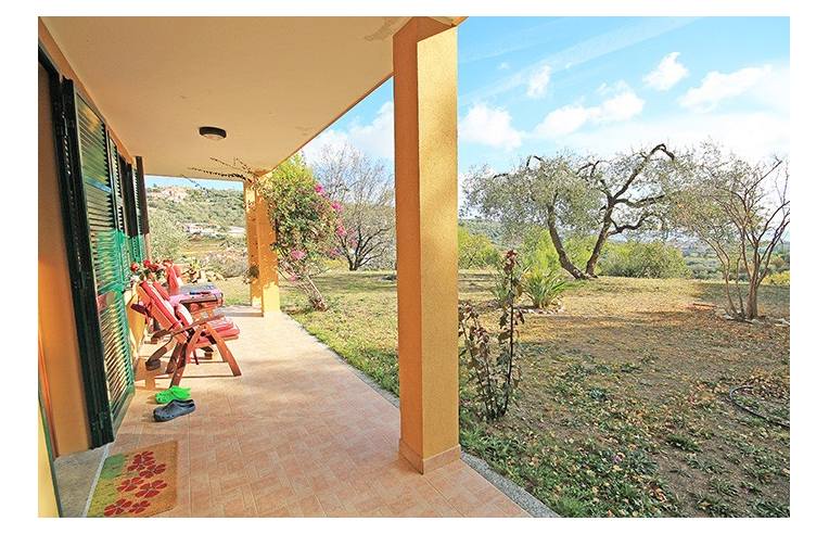 casa indipendente in vendita a Diano Castello