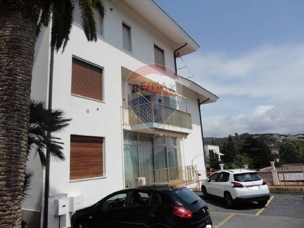 appartamento in vendita a Diano Castello