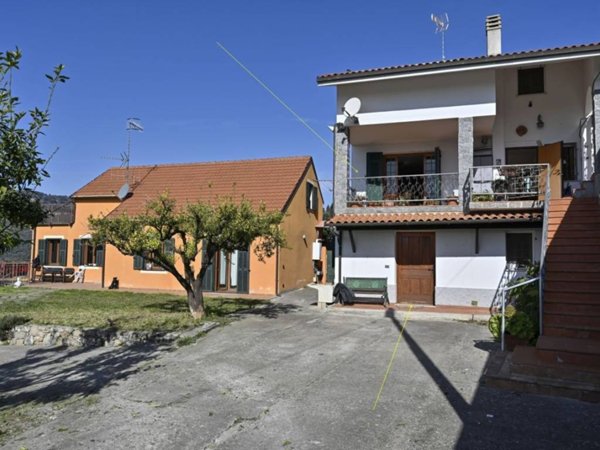 villa in vendita a Diano Castello