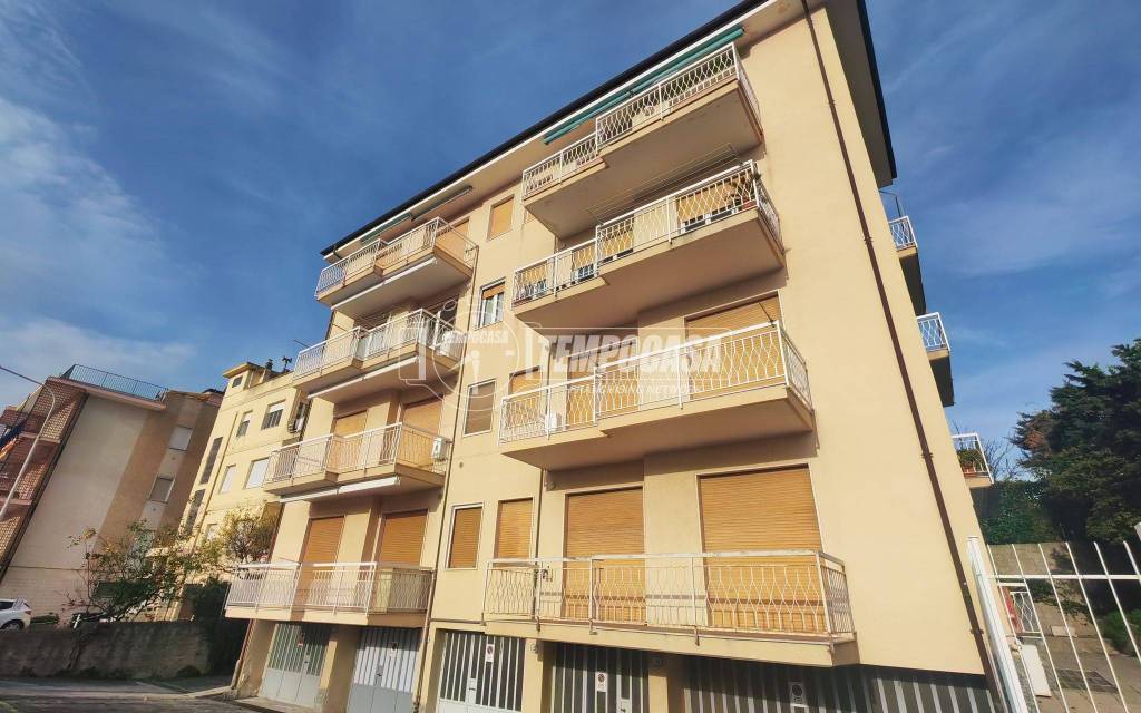 appartamento in vendita a Diano Castello