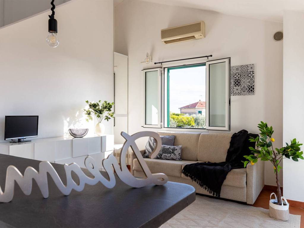 appartamento in vendita a Diano Castello