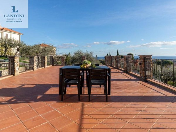 appartamento in vendita a Diano Castello