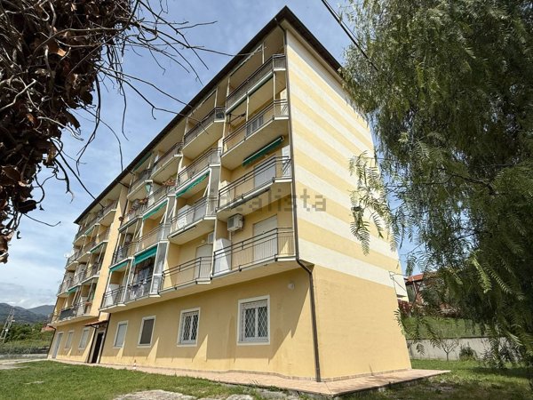 appartamento in vendita a Diano Castello