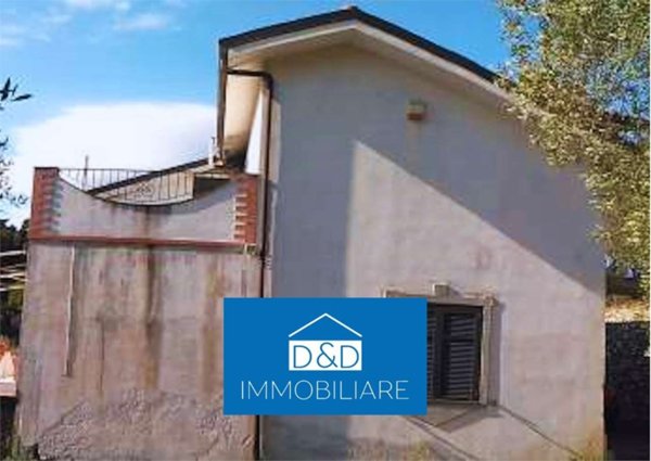 casa indipendente in vendita a Diano Castello