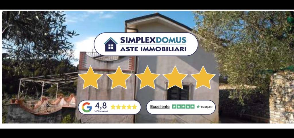 casa indipendente in vendita a Diano Castello