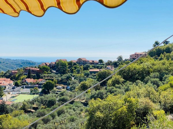 quadrivano in vendita a Diano Castello