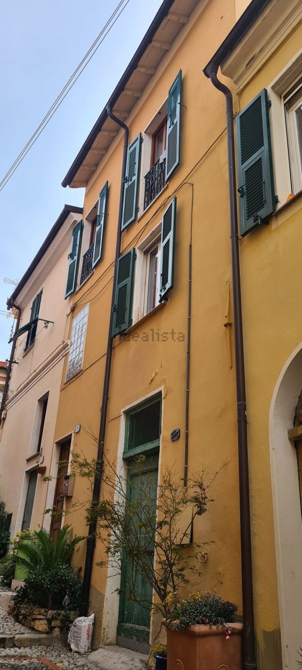 appartamento in vendita a Diano Castello