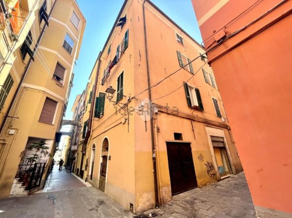 appartamento in vendita a Diano Castello