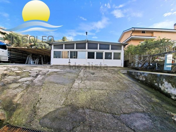 villa in vendita a Diano Castello