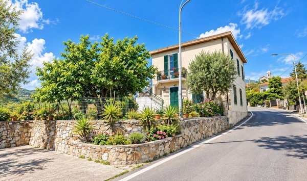 appartamento in vendita a Diano Castello