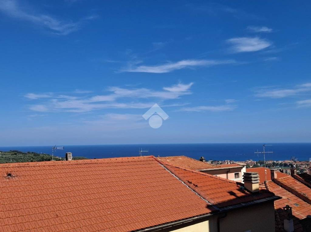 appartamento in vendita a Diano Castello