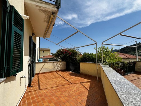 appartamento in vendita a Diano Castello