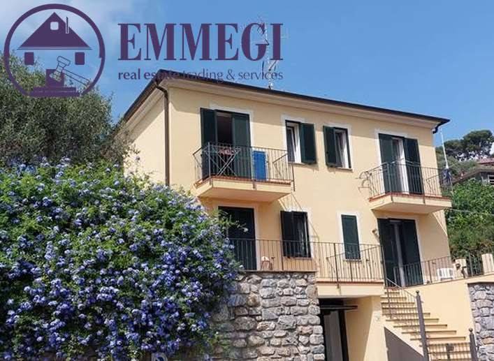 appartamento in vendita a Diano Castello