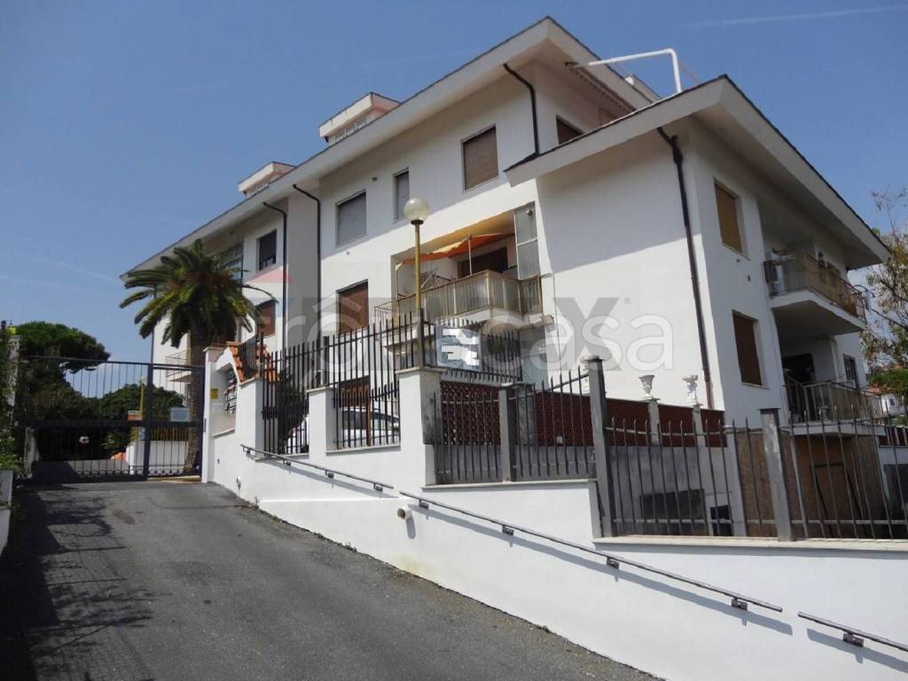 appartamento in vendita a Diano Castello