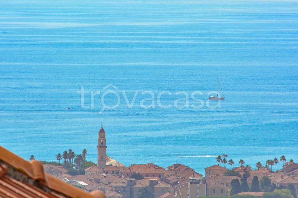 appartamento in vendita a Diano Castello