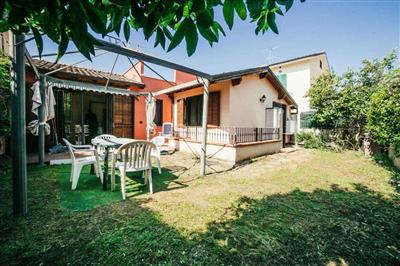 casa indipendente in vendita a Diano Marina
