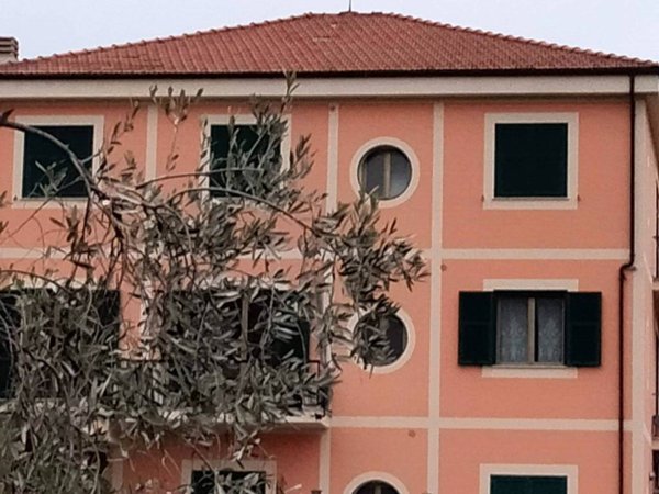 intera palazzina in vendita a Diano Marina