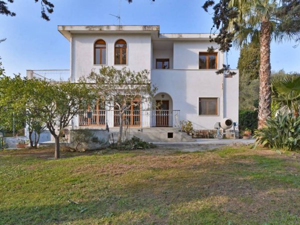casa indipendente in vendita a Diano Marina