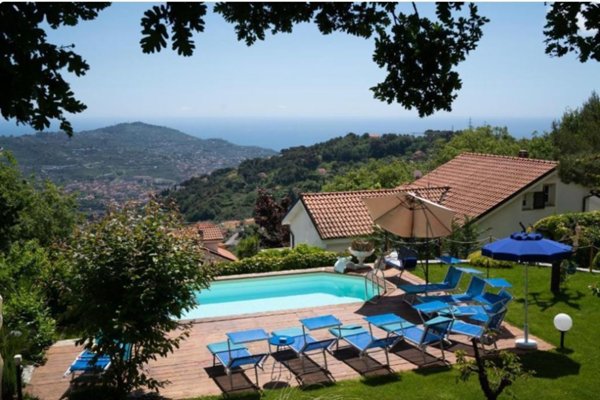 casa indipendente in vendita a Diano Marina