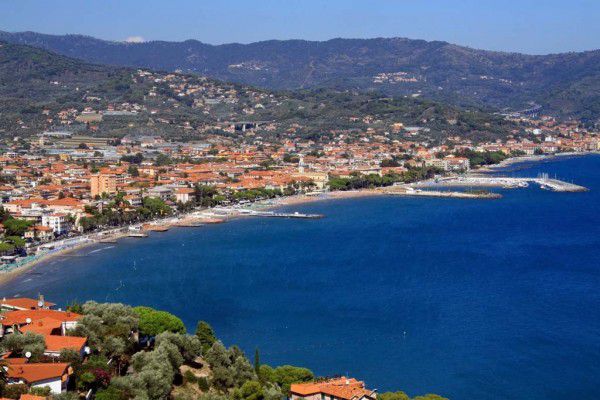 negozio in vendita a Diano Marina