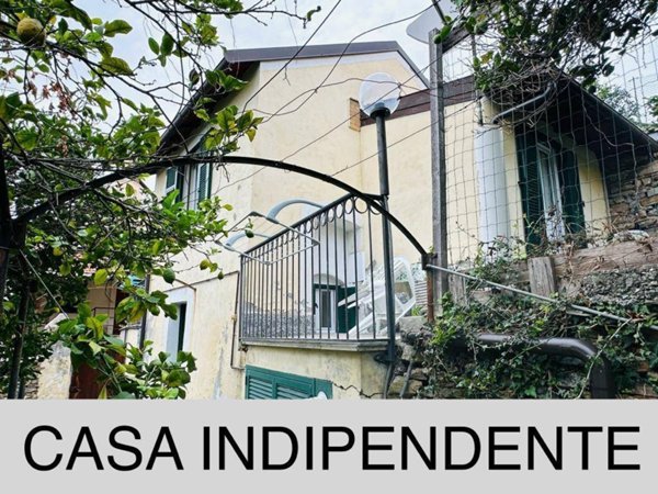 casa indipendente in vendita a Diano Marina in zona Serreta