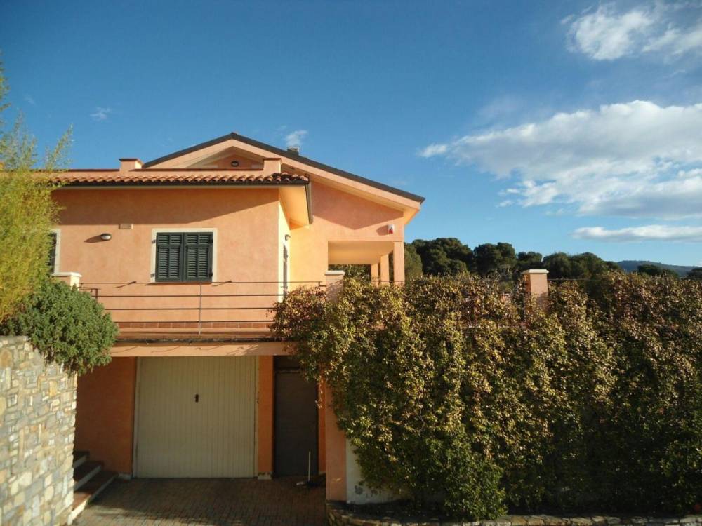 casa indipendente in vendita a Diano Marina