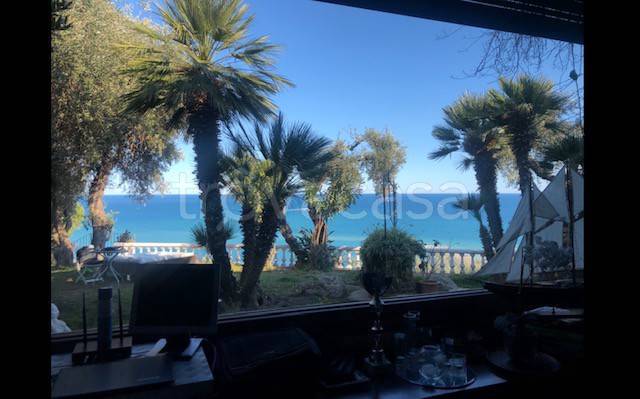 casa indipendente in vendita a Diano Marina